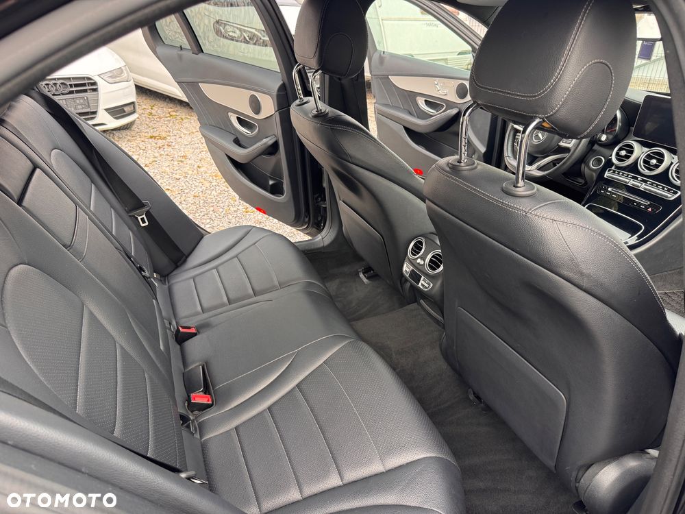 Mercedes-Benz Klasa C 200 7G-TRONIC AMG Line - 22