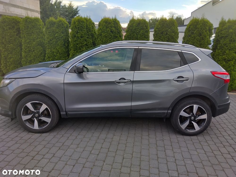 Nissan Qashqai 1.6 DCi Xtronic TEKNA - 2