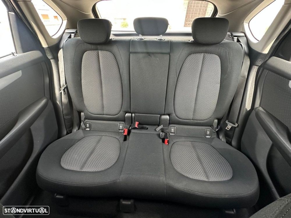 BMW 216 Active Tourer d Advantage - 33