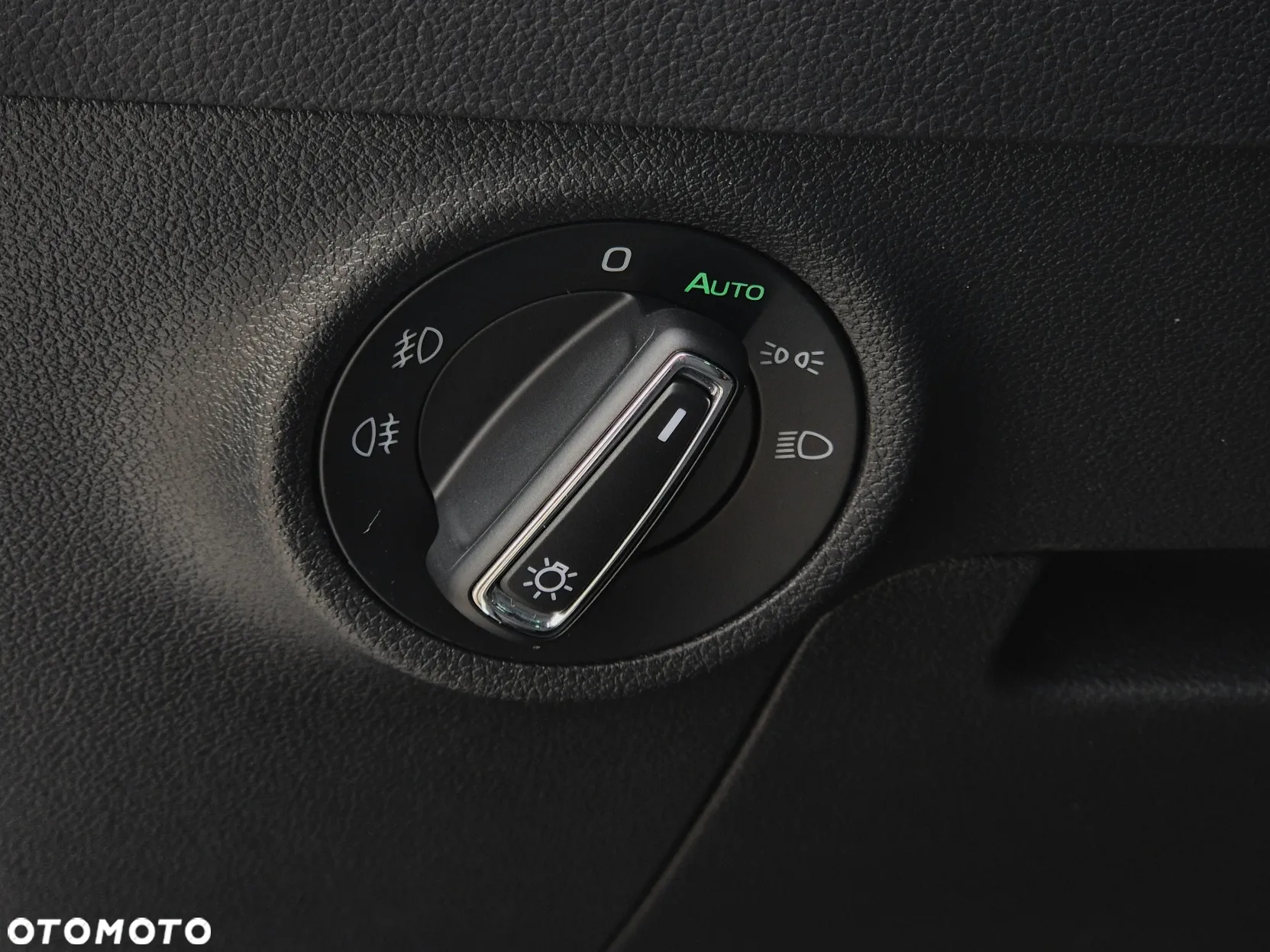 Skoda Karoq 1.5 TSI ACT 4x2 Style DSG - 28