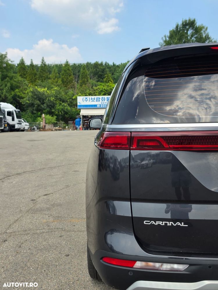 Kia Carnival - 10