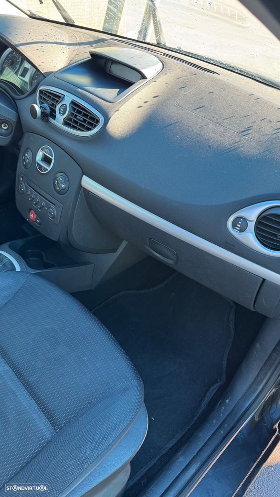 Renault Clio 1.2 16V Confort - 14