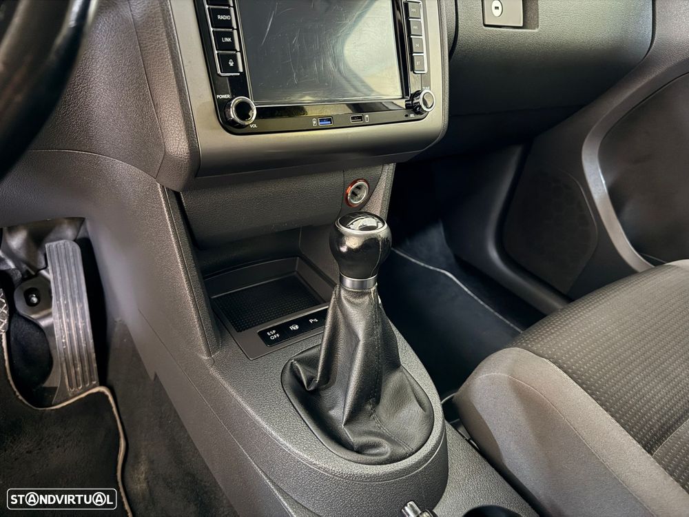 VW Touran 2.0 TDI Highline 7L - 19