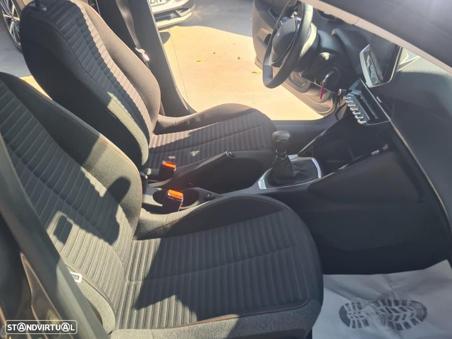 Peugeot 208 1.2 PureTech Allure Pack - 5