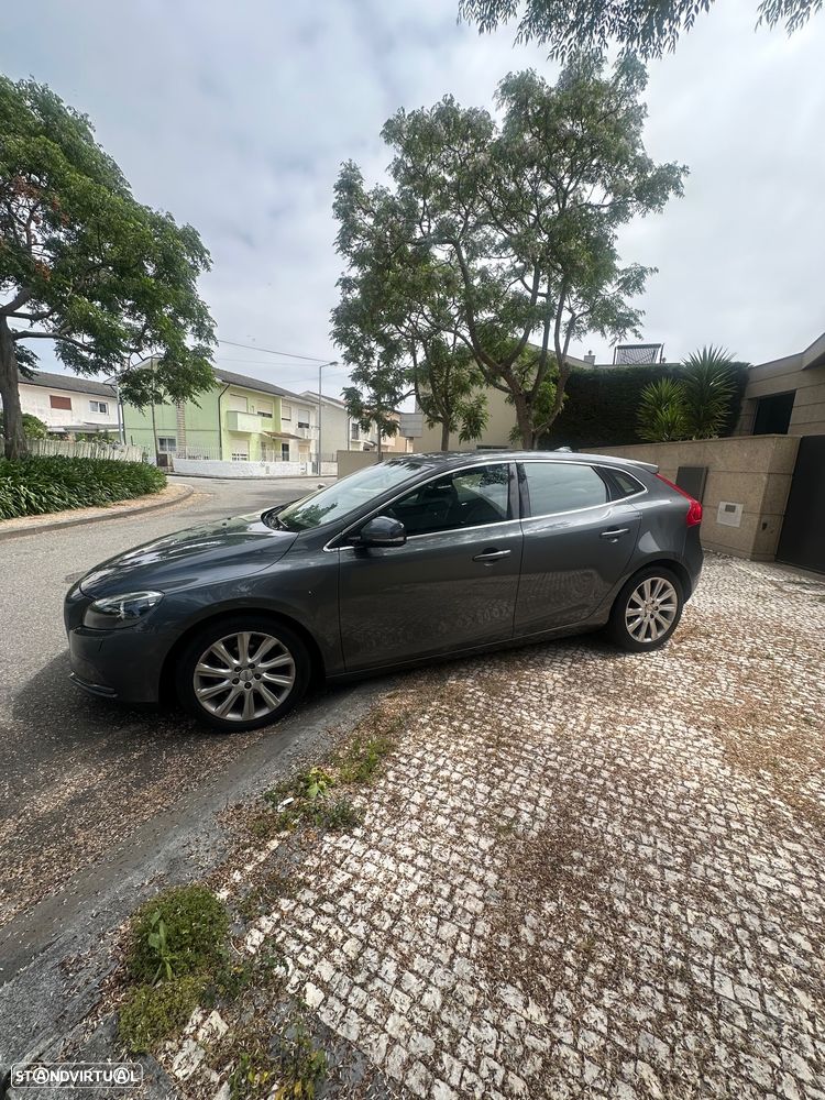 Volvo V40 D2 Momentum - 3