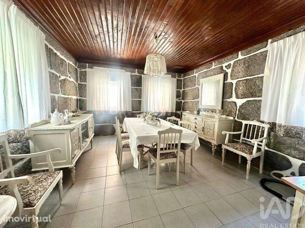 Casa / Villa T3 em Fornos de Maceira Dão de 175,00 m2 - Grande imagem: 2/13