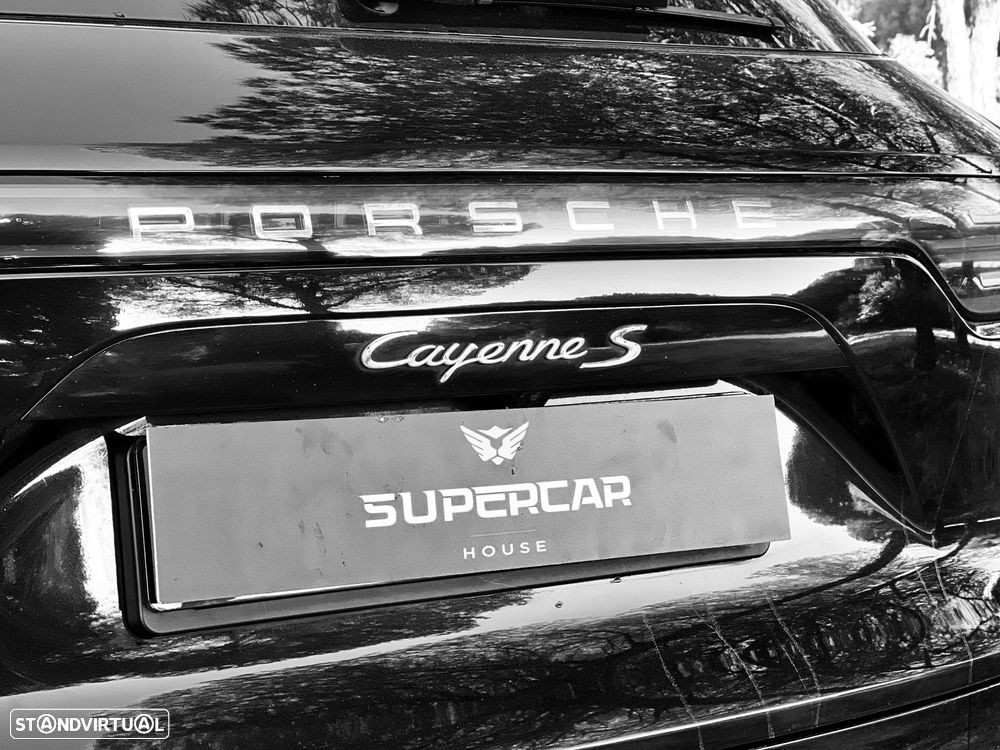 Porsche Cayenne S - 22