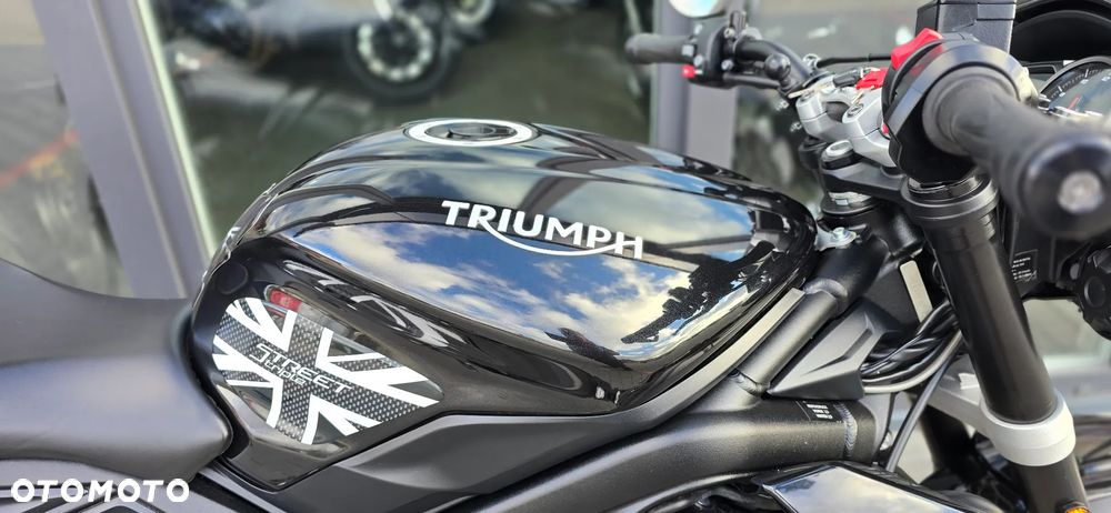 Triumph Street Triple - 9