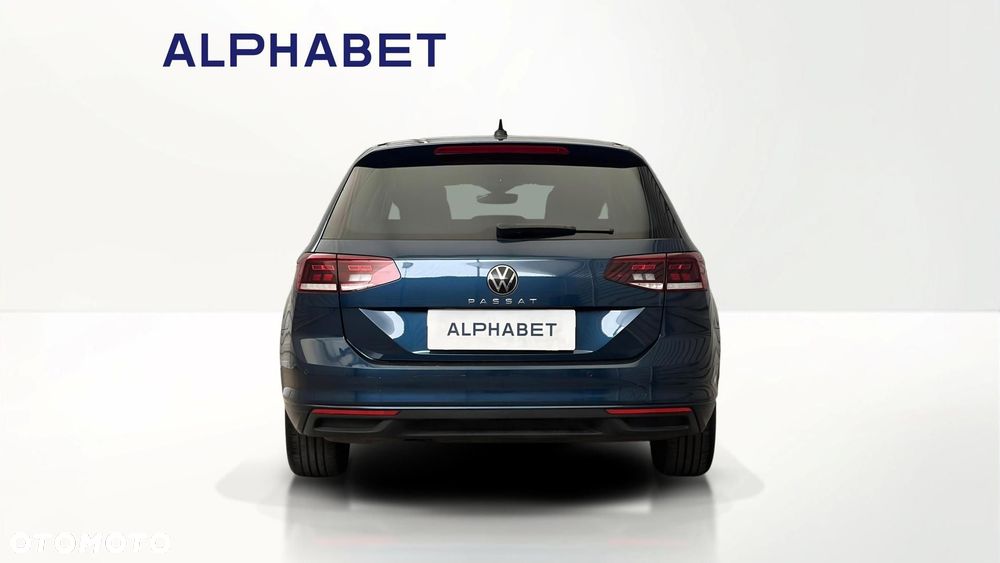 Volkswagen Passat - 4