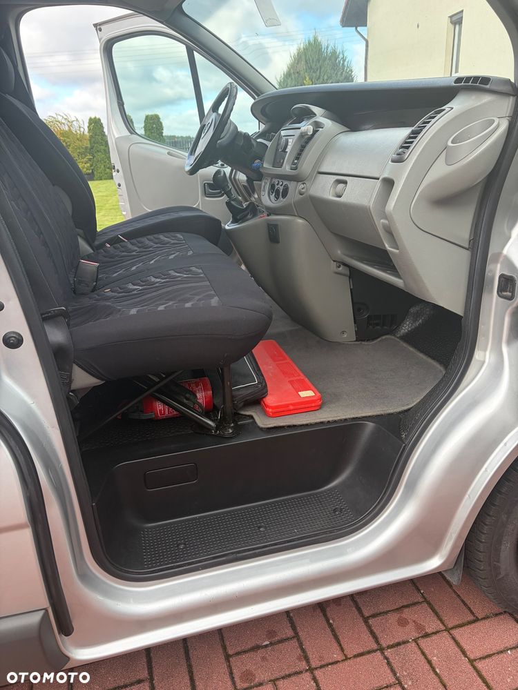 Opel Vivaro - 8