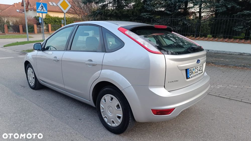 Ford Focus 1.6 16V Style+ - 12