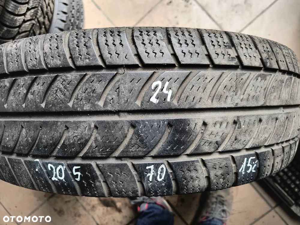 Continental 205/70/15c nr 24 - 1