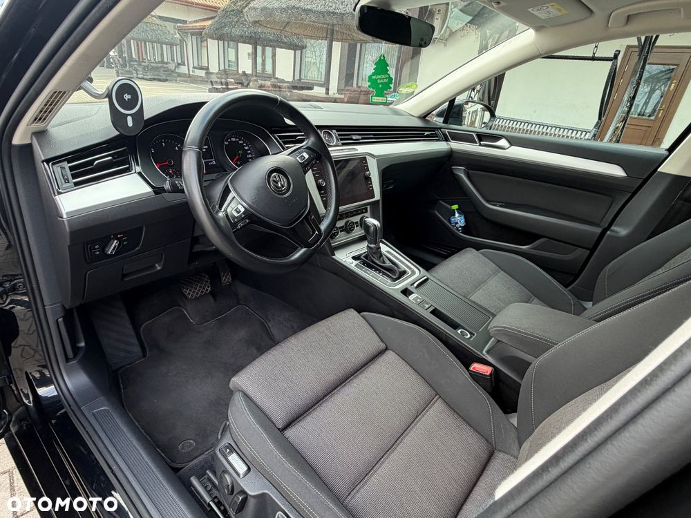 Volkswagen Passat 2.0 TDI SCR DSG Business - 30
