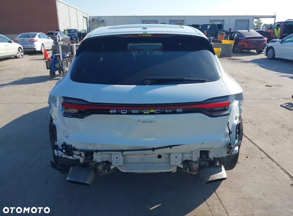 Porsche Macan - 4