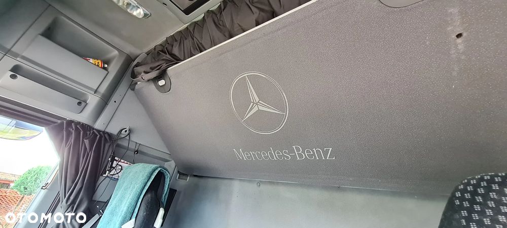 Mercedes-Benz Actros - 10