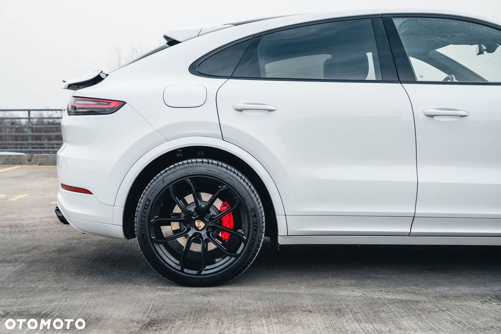 Porsche Cayenne Coupe E-Hybrid - 17