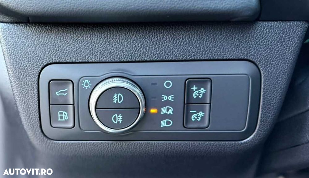 Ford Kuga - 22