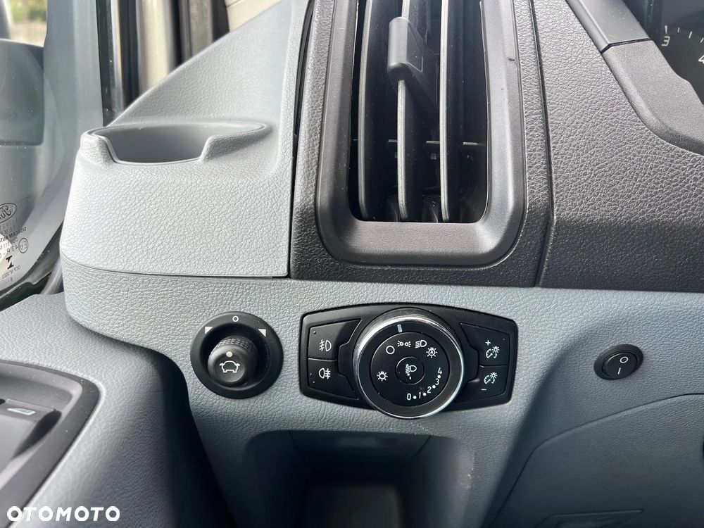 Ford Transit - 21