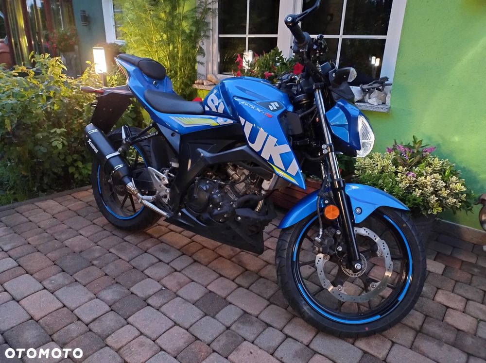 Suzuki GSX - 2