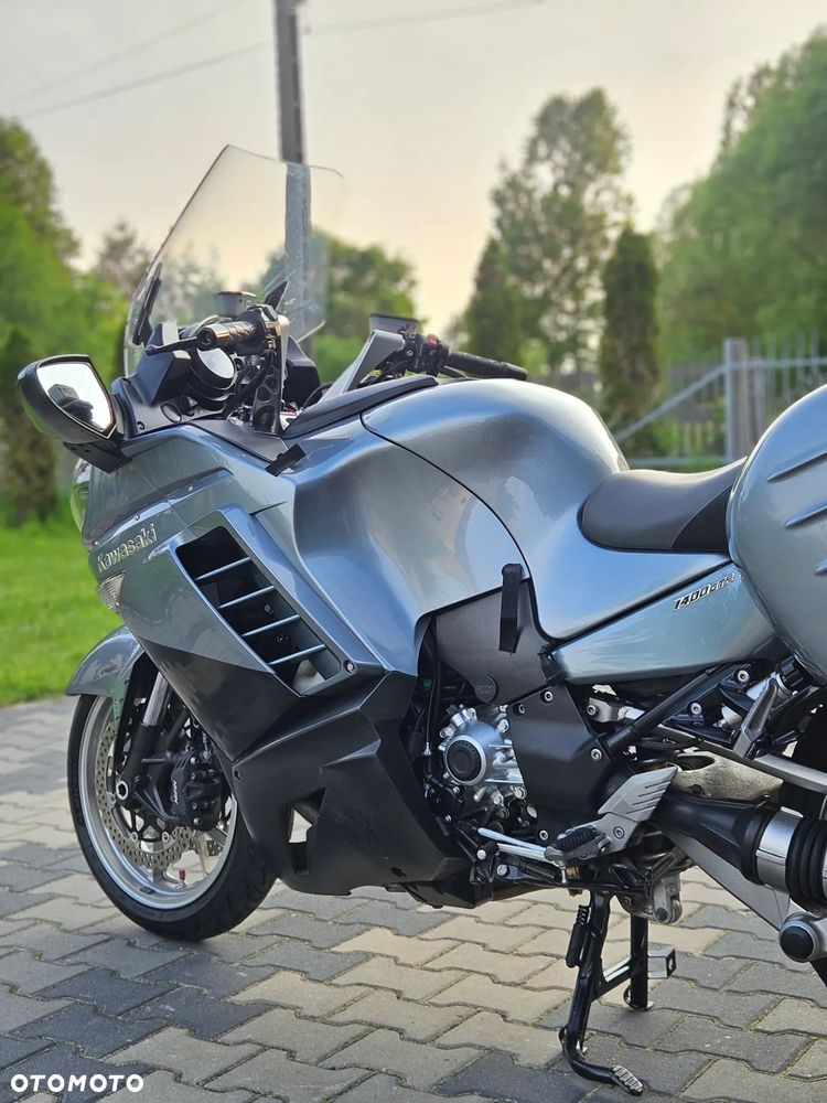 Kawasaki GTR - 14