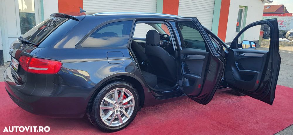 Audi A4 2.0 TDI DPF multitronic Ambiente - 33