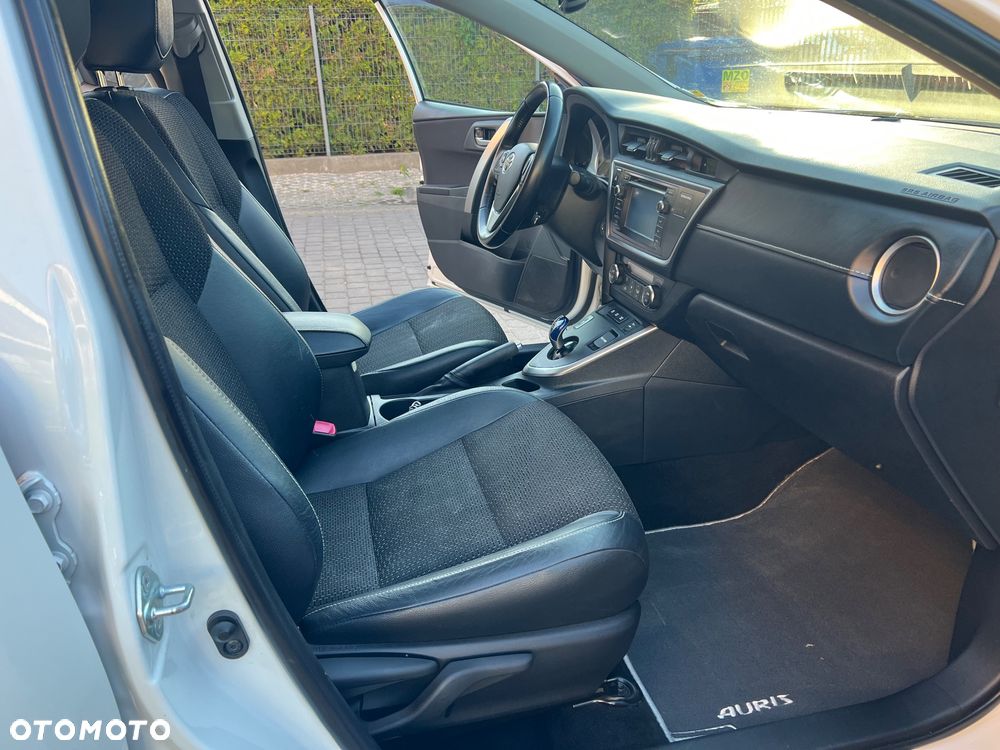 Toyota Auris 1.8 HSD Prestige NAVI - 17