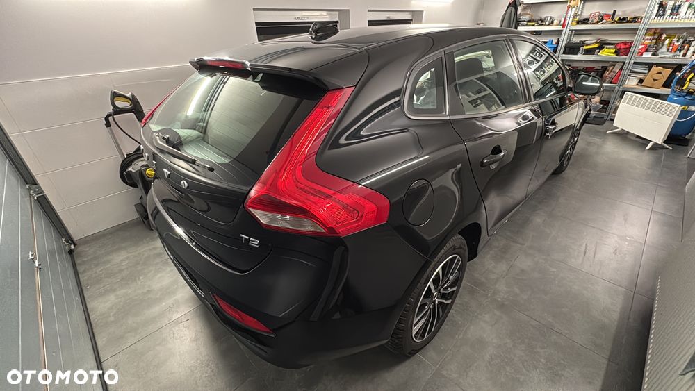 Volvo V40 T2 - 8