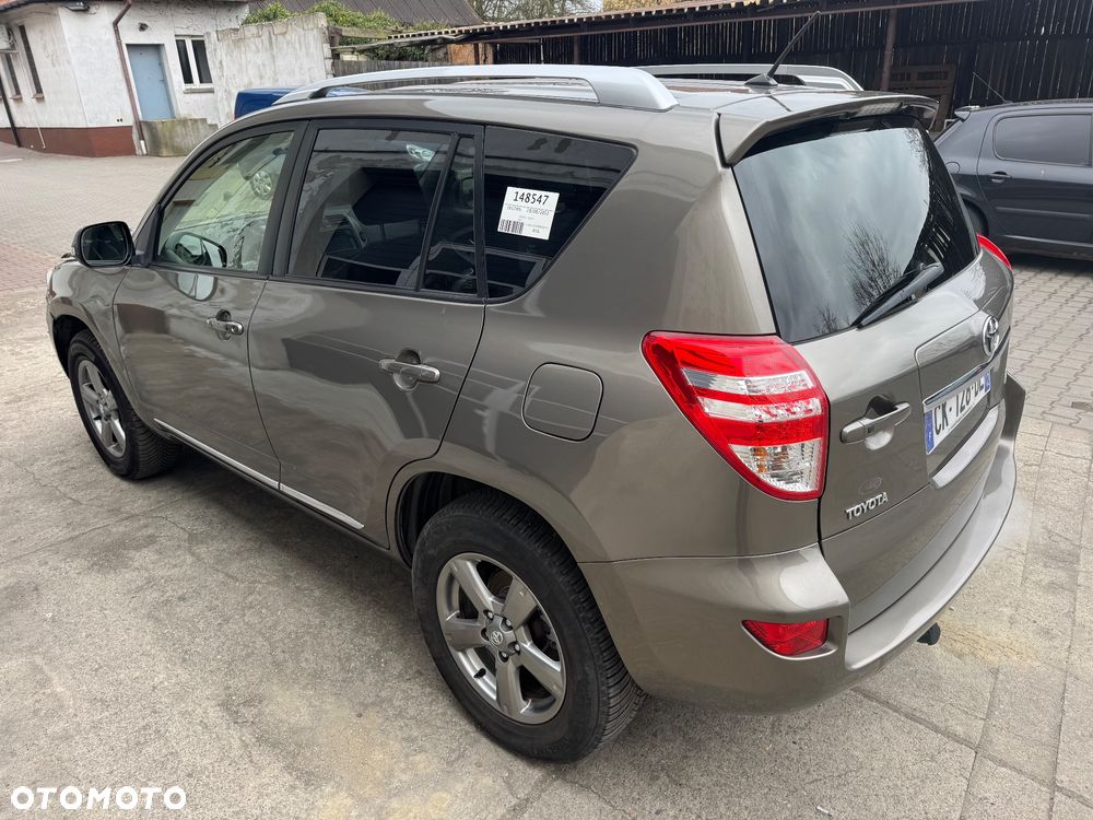Toyota RAV4 - 4