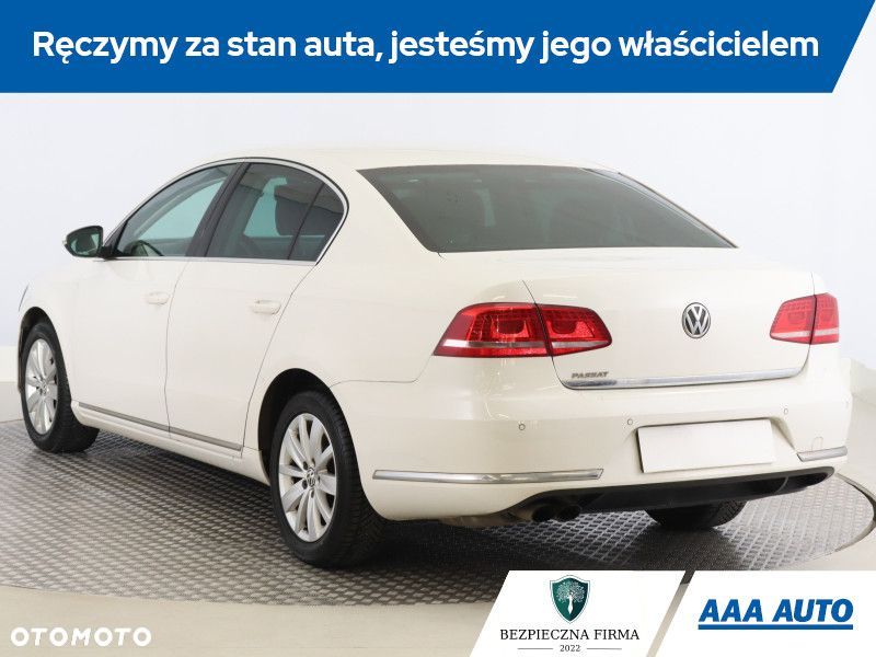 Volkswagen Passat - 6