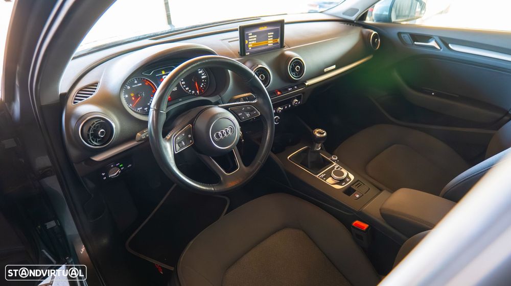 Audi A3 Sportback 1.6 TDI Design - 10