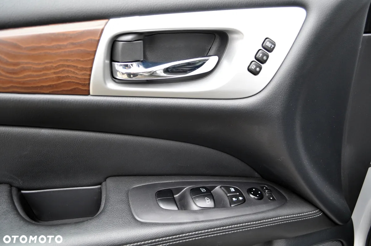 Nissan Pathfinder - 19