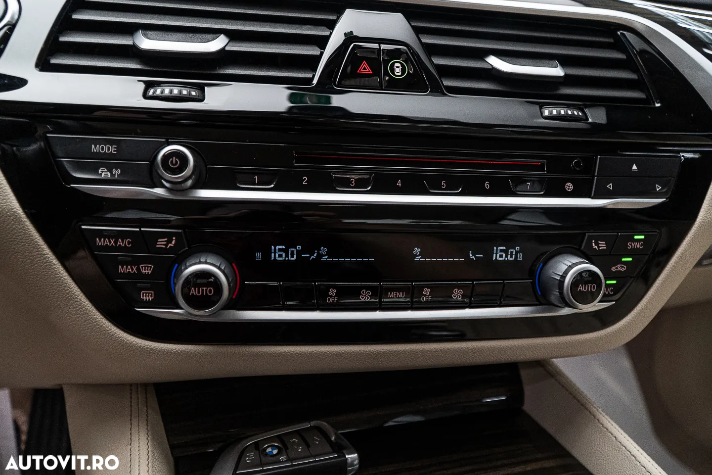 BMW Seria 5 520d xDrive Aut. Luxury Line - 11