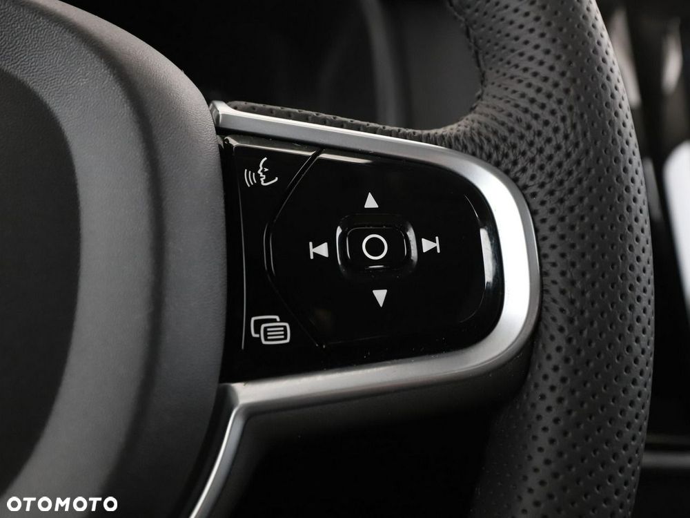 Volvo V90 Cross Country D4 AWD - 30