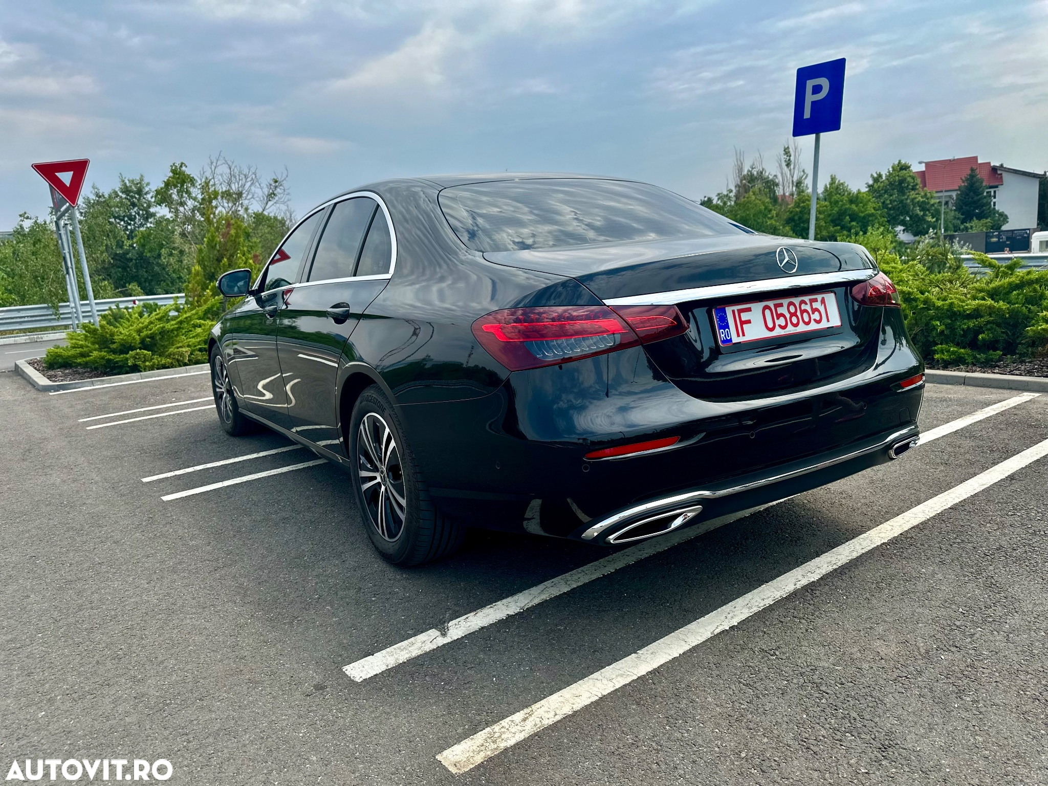 Mercedes-Benz E 220 d T 9G-TRONIC - 10