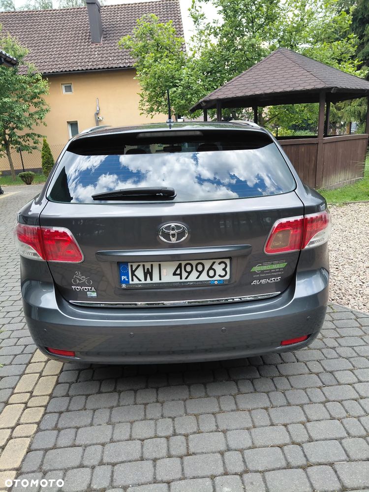 Toyota Avensis - 20