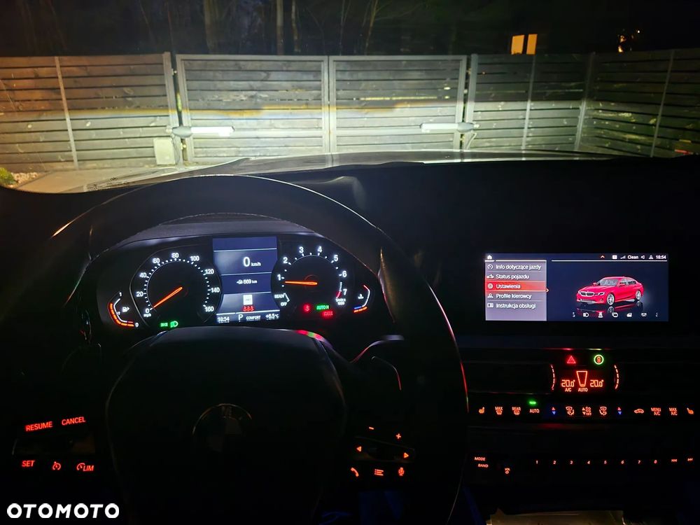 BMW Seria 3 330i - 13