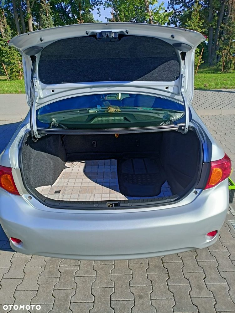 Toyota Corolla 2.0 D-4D Premium - 11