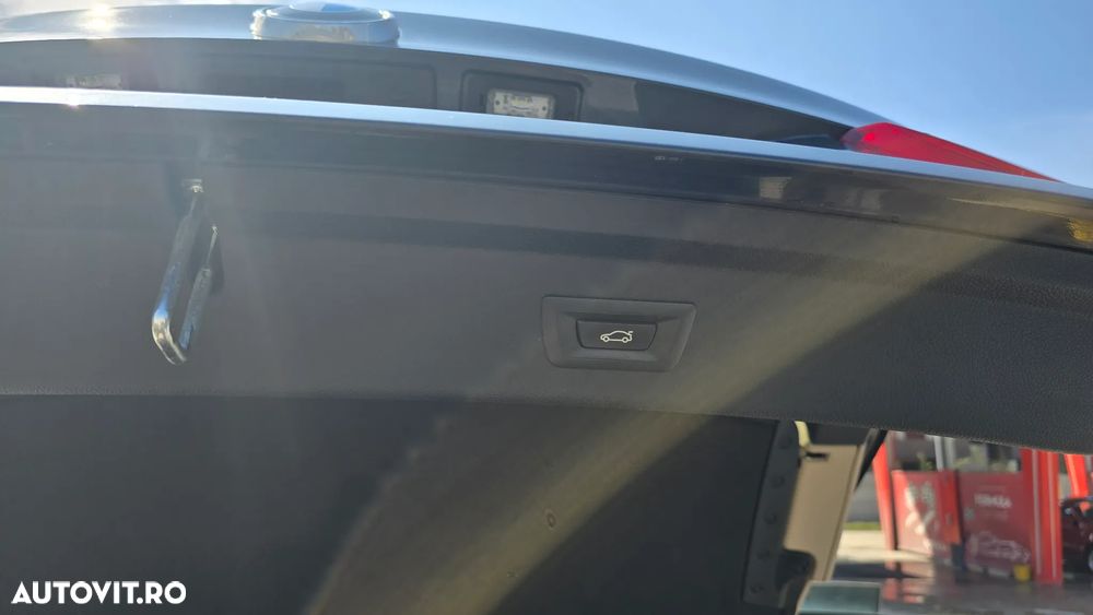 BMW Seria 3 325d Aut. Luxury Line - 8