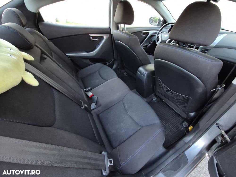 Hyundai Elantra 1.6 MPi - 9