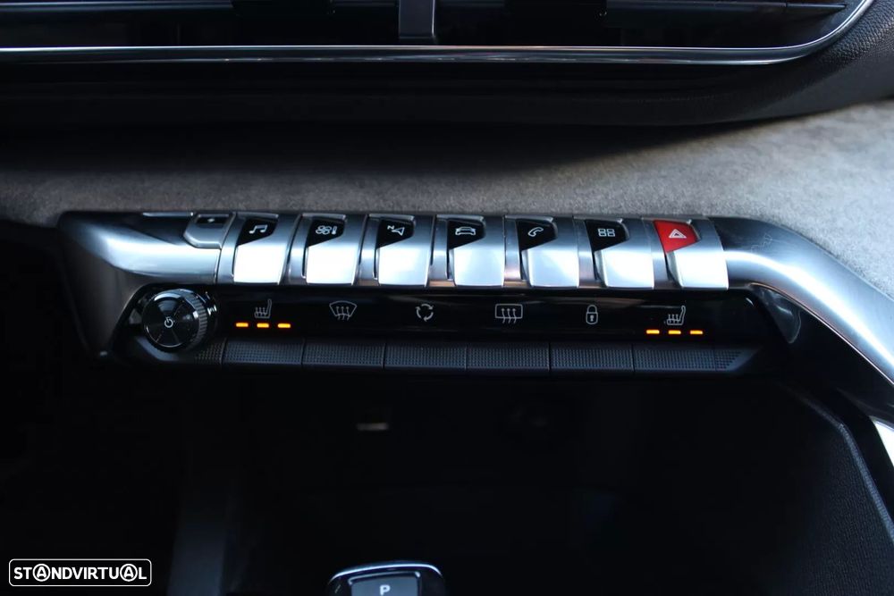 Peugeot 3008 1.6 Hybrid GT Pack e-EAT8 - 19