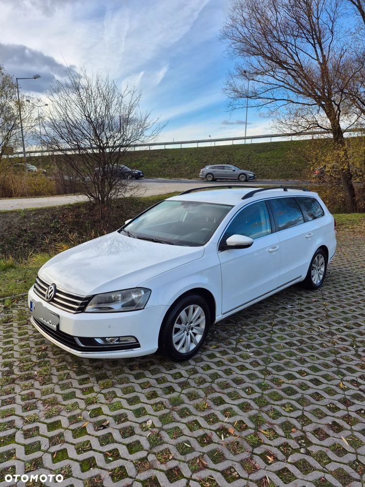 Volkswagen Passat - 1
