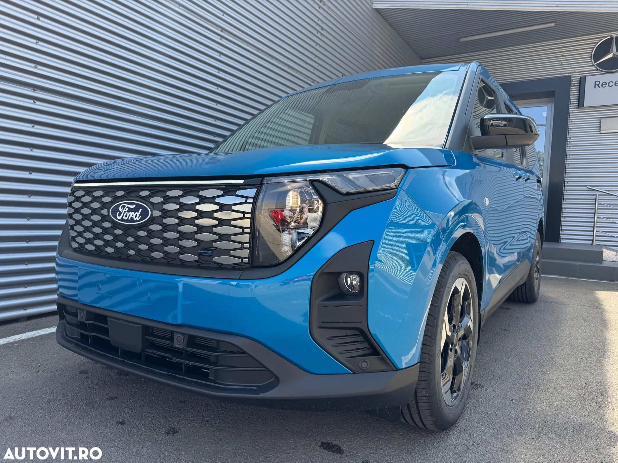 Ford Tourneo Courier - 1