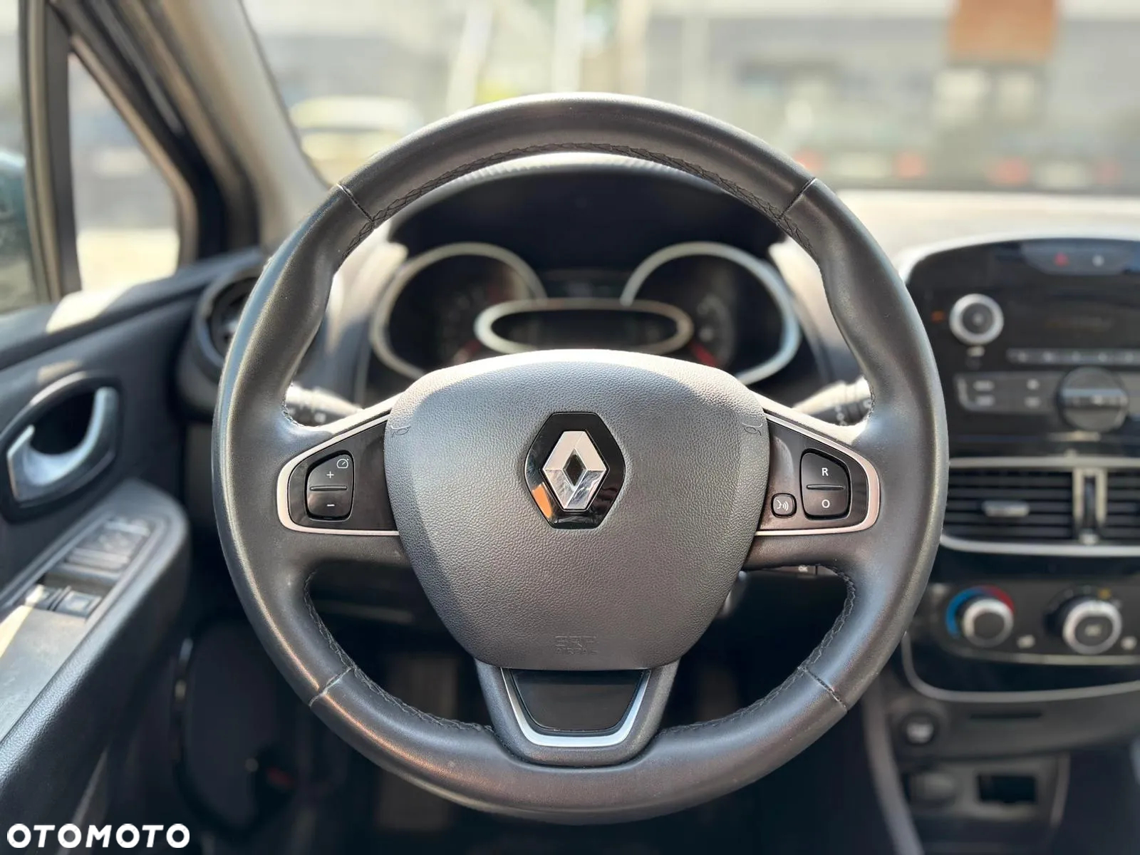 Renault Clio 1.2 16V Alize - 14