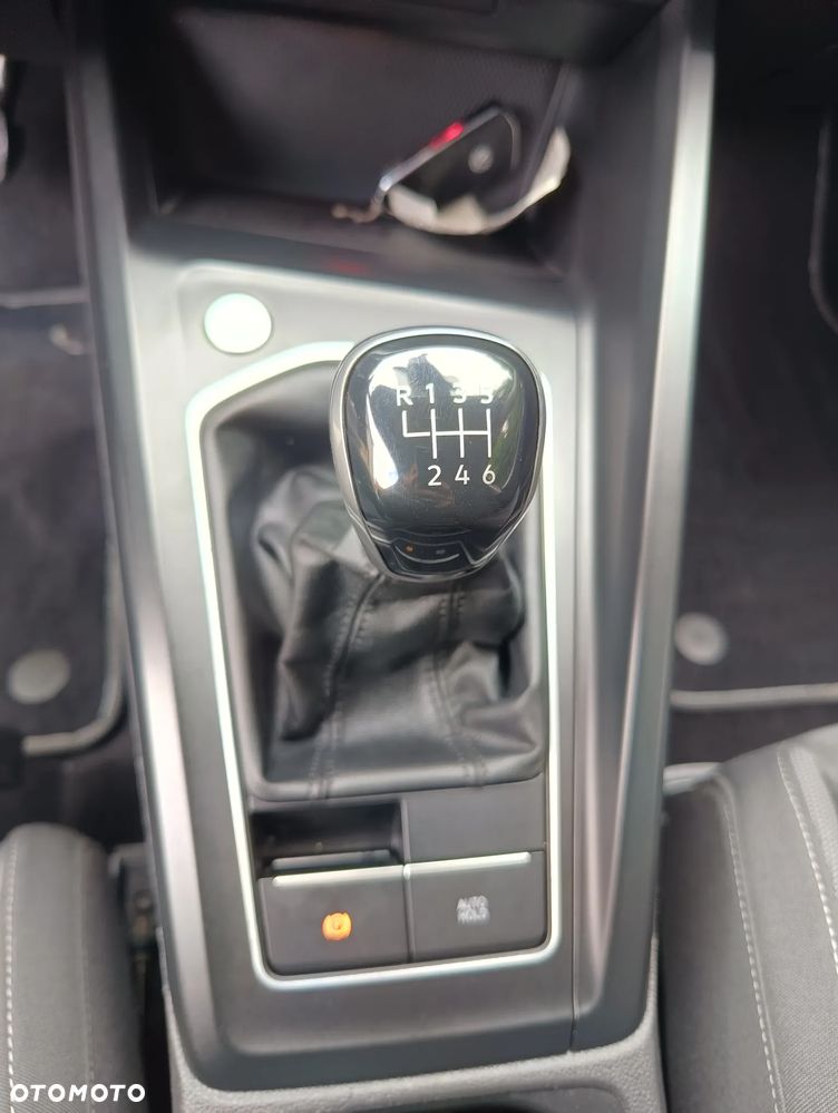 Volkswagen Golf 2.0 TDI SCR Life - 9
