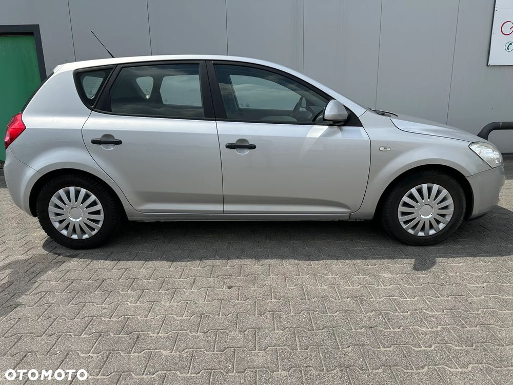 Kia Ceed - 6