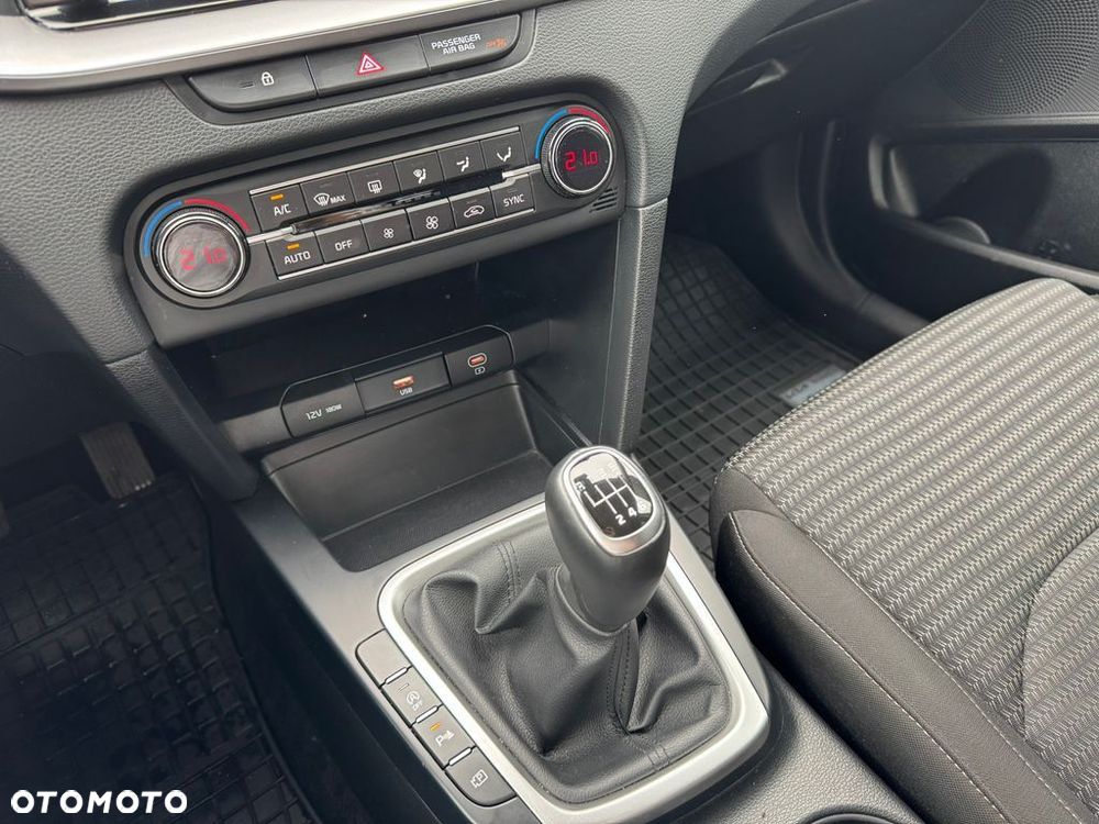 Kia Ceed 1.5 T-GDI M - 14