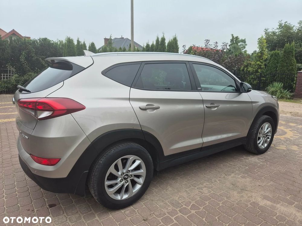 Hyundai Tucson 1.6 GDI BlueDrive GO 2WD - 31