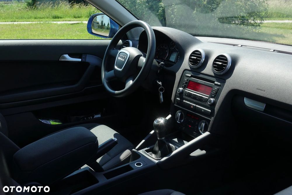 Audi A3 3-drzwiowe 1.6 Ambiente - 5