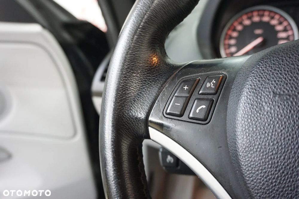BMW Seria 1 120d - 26