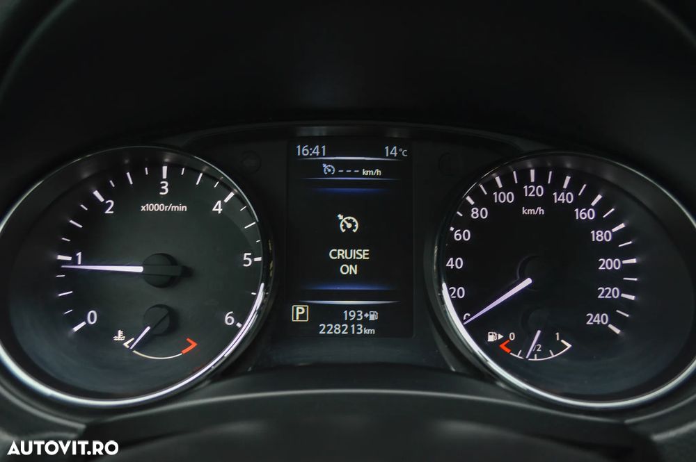 Nissan Qashqai 1.6 DCI Start/Stop X-TRONIC N-Connecta - 24